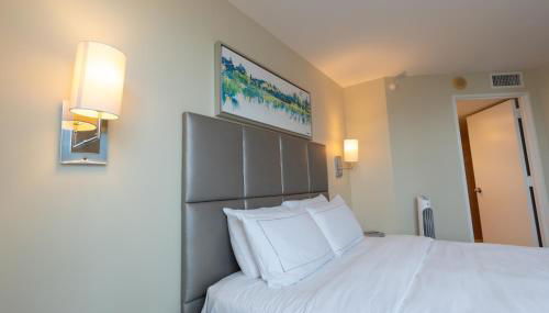 Luxury Waterfront Condo Hilton Hotel Amenities Beach Pool Jacuzzi Jetskis Gym - Foto 2