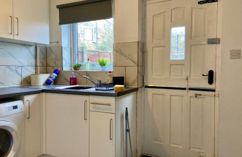 Cosy Contractors Retreat in Batley - sleeps 3 - Foto 10