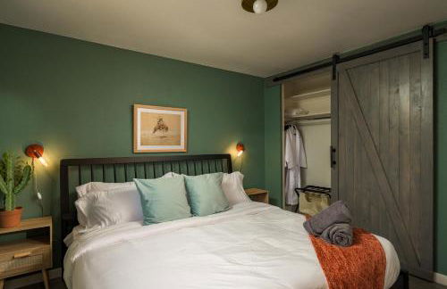 NEW Modern, Luxury Home with Hot Tub, Gym, Sauna, and 12 Minutes to Denver - Foto 35