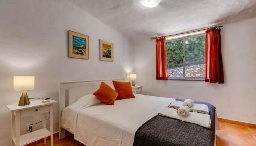 C28 Q P Amazing House Nested in the Heart of Ca - Photo 5