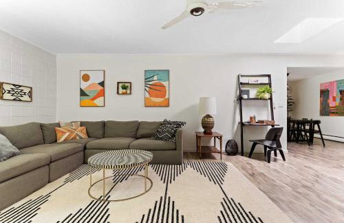 Relaxing River Retreat Near Moms Beach with Patio - Foto 10