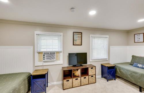 On-Site Creek and Spacious Yard Family Gem in Royal - Foto 23