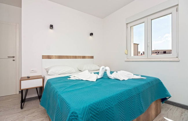 Modern Apartments With Private Balcony Kaštel Novi - Foto 5