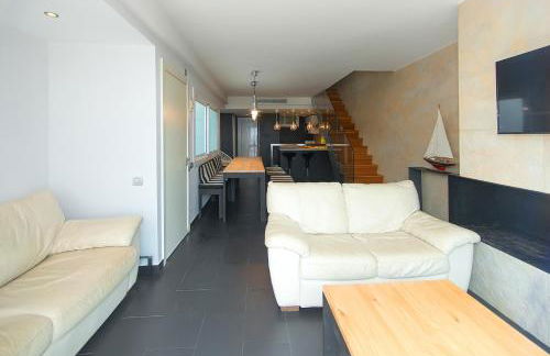 WELCS APARTAMENTO DUPLEX 210 PDA con vista al mar - Photo 6