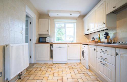 Beautiful detached home in quaint village setting - Foto 8