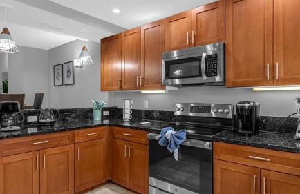 Sun, Fun & Summer Getaway - TownHome by Disney! - Photo 6