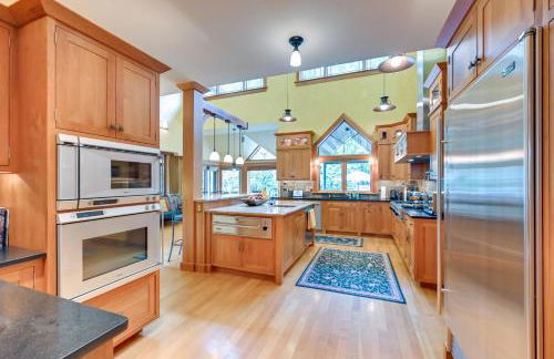 Hot Tub, Gym, Game Room! Luxe Estate in Longmeadow - Foto 9