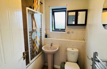 Olive, 3Bedrooms,1 extra Rm, Sleeps 9 with Garden, Free Parking in Grays, Lakeside, London - Foto 26