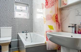 Deluxe 2-Bedroom Flat with Free parking - Foto 11