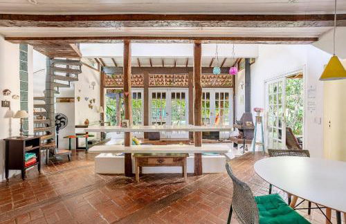 Casa dos Pássaros na areia a 20m da Praia da Baleia com 3 suítes e 1 dorm com ar condicionado, wifi, smart tv, cozinha completa e churrasqueira - Foto 15