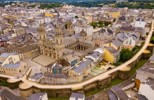 Apartamento DENTRO DE MURALLA y PARKING GRATUITO en pleno centro - Foto 15