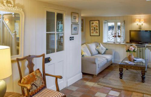 Swallows Nest - Photo 5