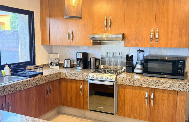 Stunning Ajijic Lake Chapala 2 Bdrm Retreat -bikes - Gym - Pickleball Court - Foto 45