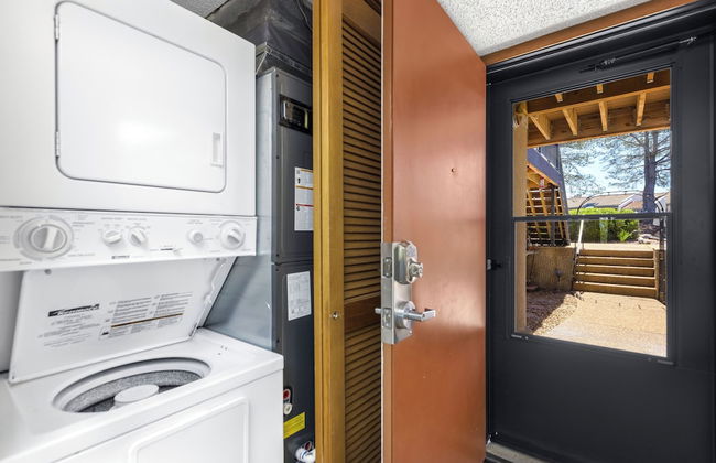 Lake Getaway - Photo 17