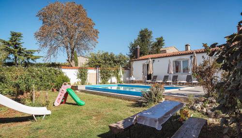 Oberhalb des Limfjords liegt diese Ferienwohnung mit Pool, Terrrasse und Grillplatz - Foto 2