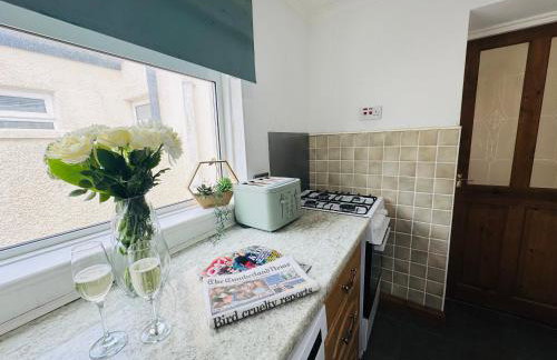 Bolton Terrace - 2 Bedrooms - Sleeps 4 - Photo 34
