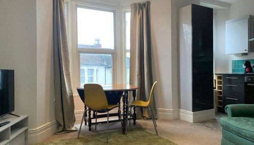 Central 2 bed flat. Free parking (Off-street) - Foto 4