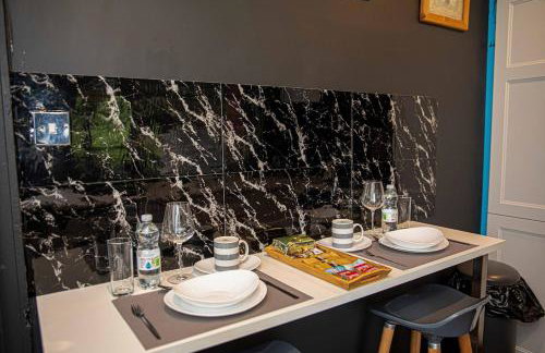 2BR Home in Manchester near Etihad Stadium with Parking - Foto 24