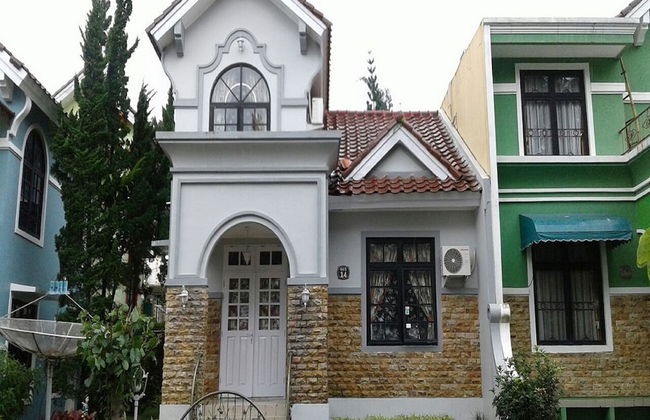 Villa Kota Bunga Dahlia - Photo 15