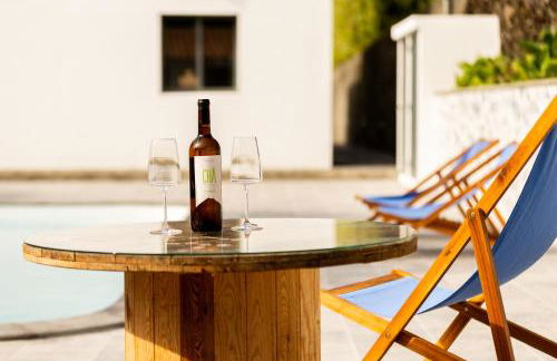 Countryside house with a pool and fireplace - Photo 20