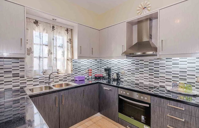 Spacious 2 Bedroom House with Fantastic Yard - Foto 5