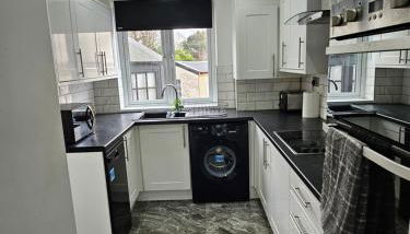 Spacious 3 Bed House with Garden,On-site Free Parking,WIFI - Foto 5