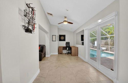 Family-Friendly Boca Gem! 4BR 3BA with Pool & Sauna - Foto 44