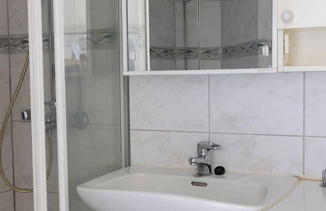 2ndhomes Charming 2BR Home w Balcony - Foto 18