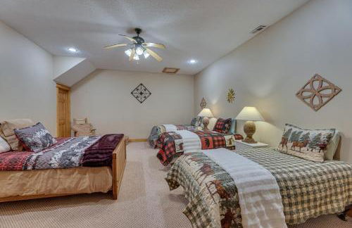 Cabin with Hot Tub and WiFi 4 Mi to Snowshoe Resort - Foto 25