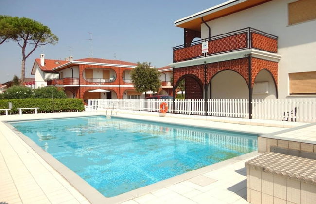 Villa in Caorle With Pool Near Beach - Foto 1