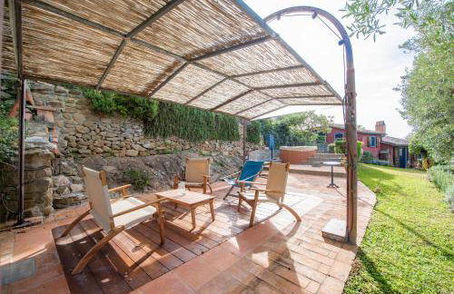 PODERE TORRICELLE 69B Pancole Gr, seaview infinity pool, jacuzzi, sauna, exclusive villa with 2 bedrooms for 4 - If you total 5 or 6 people there is an independent suite in main villa with private ensuite bathroom, kitchenette and garden dining area - Foto 64