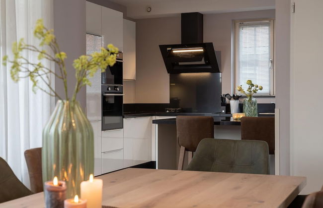 Beautiful Holiday Home With a Whirlpool - Photo 34