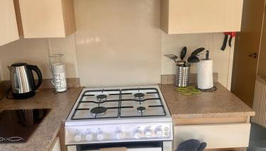 Two Bedroom Willerby Caravan Located in Uddingston, Glasgow at Maryville Caravan Site - Photo 4