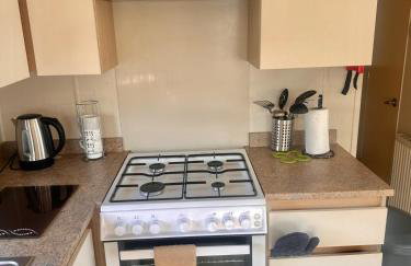 Two Bedroom Willerby Caravan Located in Uddingston, Glasgow at Maryville Caravan Site - Photo 4