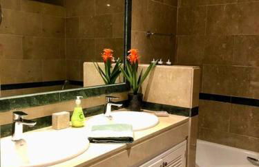 Gorgeous Apartment located in Elviria Marbella - Photo 20