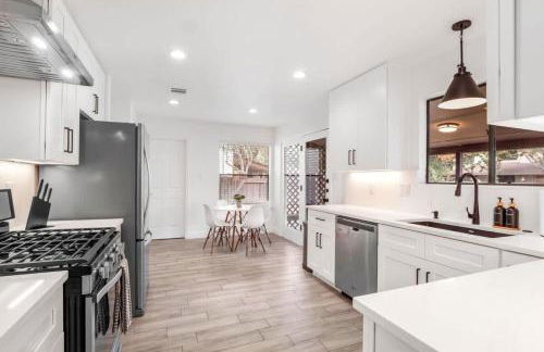 Renovated Austin 3BR Sleeps 10 Near Domain - Foto 14