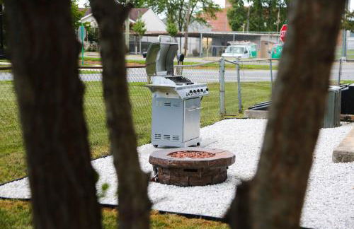 1939 Four Bed Rustic Escape by Casino - Foto 73