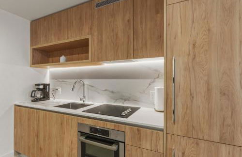 Central Downtown Condo with Pool & Gym - Foto 3