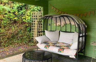 Ty Pandy Eclectic Luxury Family cottage Sleeps 8 adults and 2 children - Photo 78