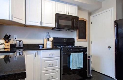 Transit-Friendly Home Old Town Parking - Foto 7