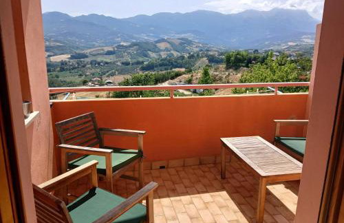 Beautiful Apartment with View in Penne 103 m² - Photo 3
