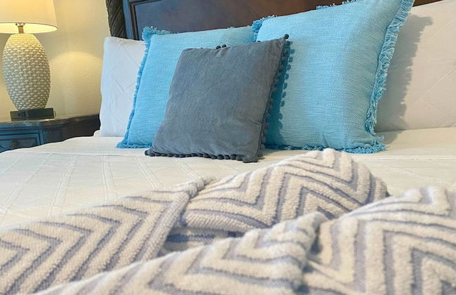 Oceanfront Condo on Seven Mile Beach - Photo 9