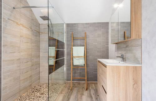 Chalet Le Petit Chalet by Interhome - Foto 10