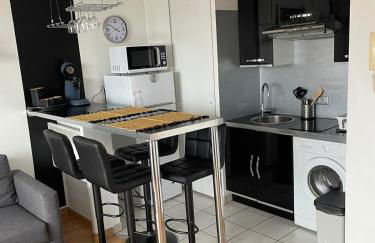 City Rose T2, Climatisation,parking privé, piscine, wifi , tout confort - Photo 3