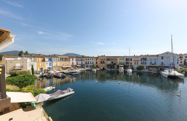 Superb Vacation Home With Pontoon - Photo 31