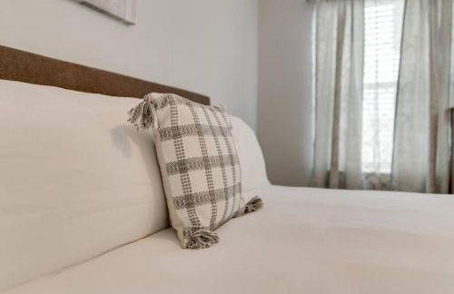 Lovely 2 BDR Condo with Balcony 2M to Broadway - Foto 12