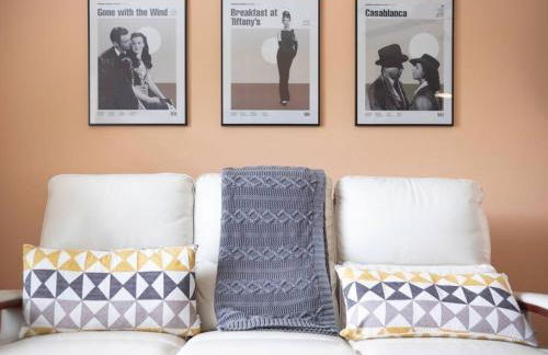 Solar Half-Plex with Chic Style in Country Glen - Foto 24