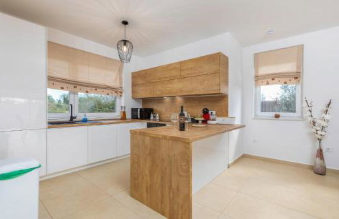 3 Bedroom Beautiful Home In Segotici - Foto 18