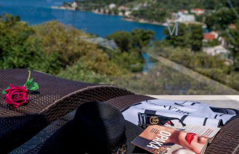 Uniquely designed Villa Ivana with outdoor Jacuzzi nearby the pebble Banje beach at the Island of Solta - Photo 17