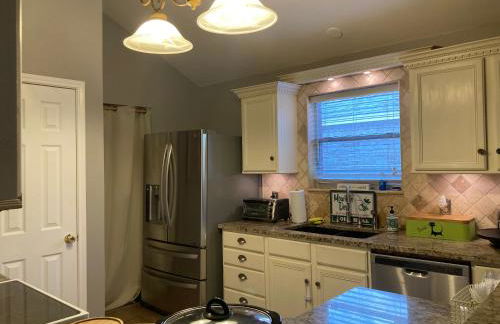 Adorable Home Away from Home - Foto 29